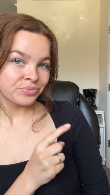 Creator 1 pointing