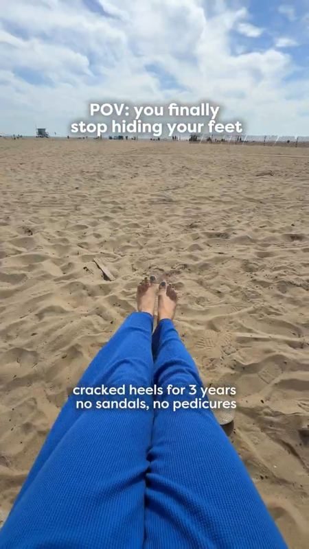 Bare feet on the beach